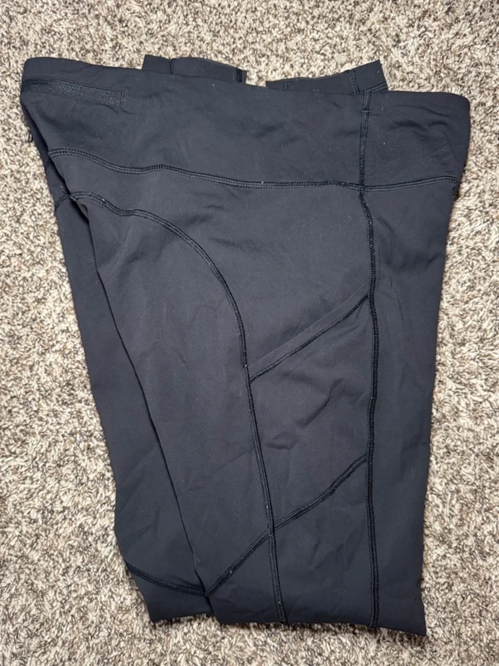 lululemon athletica women’sBlack Performance Leggings w/ Ruffle Detail/pockets - Picture 5 of 5